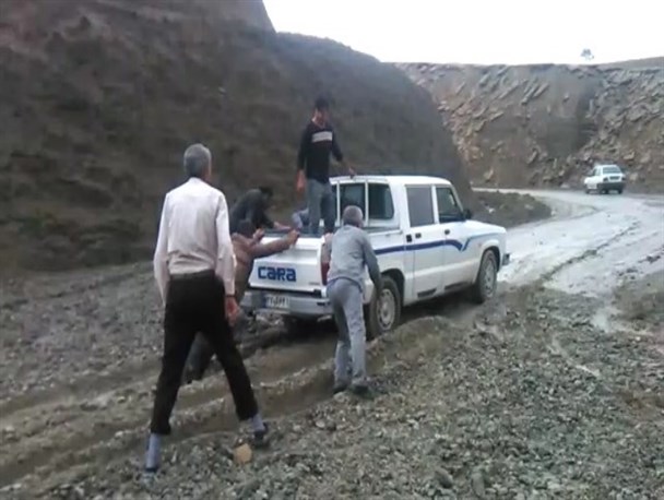 رنج روستاییان از بی توجهی مسئولین گچساران/ روزهای بارانی و رنج تمام نشدنی مردم باباکلان+(تصاویروفیلم)