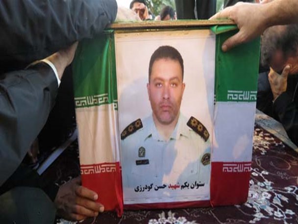 شهید‌امنیت‌لارستان‌تشییع‌شد+تصاویر