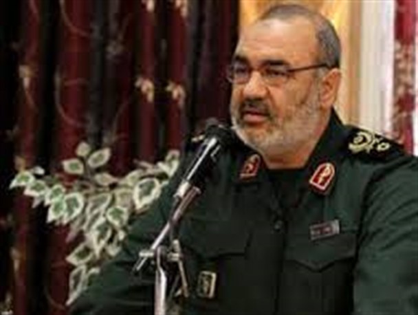 با وجود تحریم ها، ایران رشد کرده است/ آمریکایی ها اذعان دارند که ناوهایشان مقابل موشکهای ایران امنیت ندارند