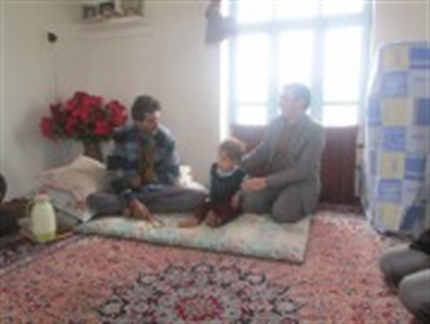 تصاویر/دیدار فرماندار و رییس اداره بهزیستی گمیشان با معلولین جسمی حرکتی وذهنی
