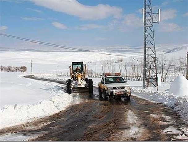 ارتفاع برف در شهرستان چادگان به ۵۰ سانتی متر رسید