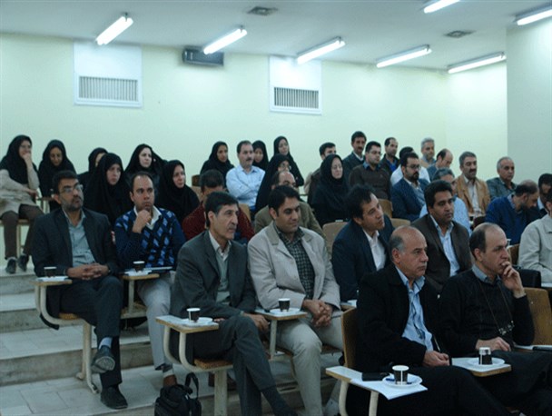 مروری بر۲۰سال فعالیت دانشکده ریاضی و کامپیوتر دانشگاه شهید باهنر کرمان