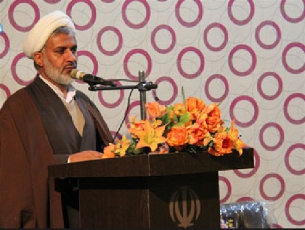 امامزادگان نباید پایگاه سیاسی احزاب و گروه ها شود