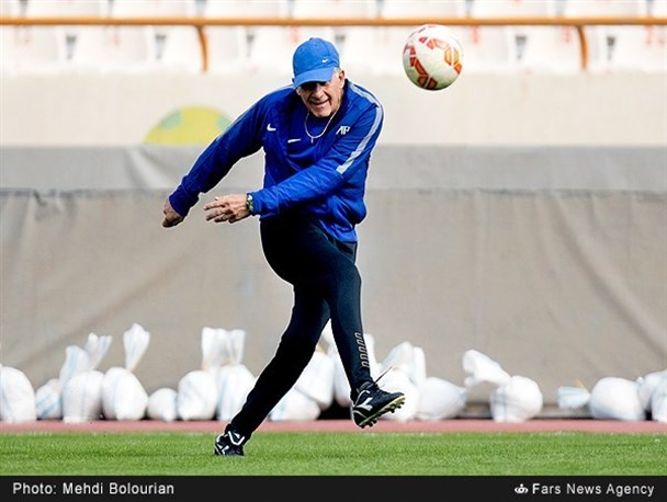 استراحت در آفریقا، کریسمس در پرتغال، نظارت در قطر و کار در ایران!