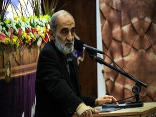 امروز با تحریف محتوای خط امام مواجه هستیم/ سکولاریسم امروز به ذهن برخی مسئولان کوچ کرده است/ عده ای برای تحریف خط امام از نسبت ها استفاده می کنند