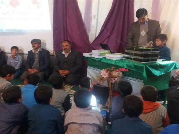 مراسم جشن میلاد پیامبراکرم(ص) در دبستان حکیم نظامی قلندرآباد برگزارشد