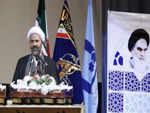 اقتصاد مقاومتی راه برون رفت از مشکلات/ نباید به دشمن اعتماد کرد