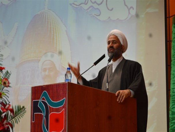 تعطیل غنی سازی ۲۰ درصد و بتون ریزی قلب راکتور برای هیچ/ هیچ گاه بین اسلام و کفر یک فضای مسالمت آمیز وجود ندارد