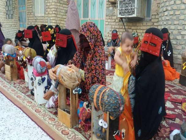 اینجا زنان زر را به قیمت مس می‎فروشند/ دوخت 500 هزار کیلو صنایع دستی توسط 17 هزار زن هنرمند در سیریک+ تصاویر