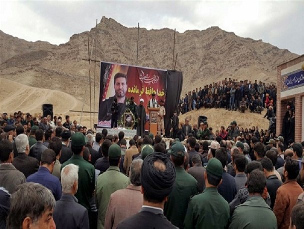 مراسم تشییع سرهنگ محمد علی ملاکی فرمانده سپاه امام علی (ع) تنگستان/تصاویر