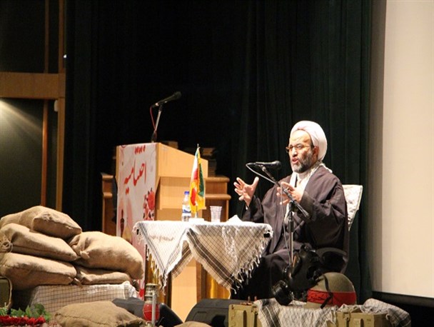 عمار در مسیر بصیرت افزایی و رفع فتنه شهید شد/امروز در نظام ولایی ما به این عمار ها نیاز داریم
