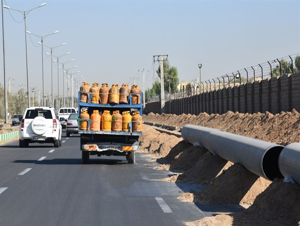 بیش از ۹۰۰ سیلندرگاز مایع در دیر توزیع می‌شود