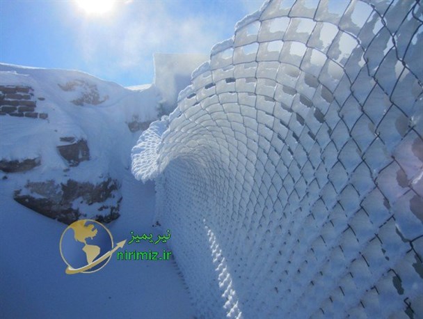 یخ زدن بخار آب در سرمای شدید نیر +فیلم و تصاویر
