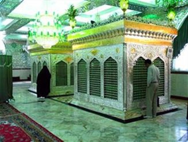 درخدابنده 65 بقاع متبرکه و امامزاده وجوددارد