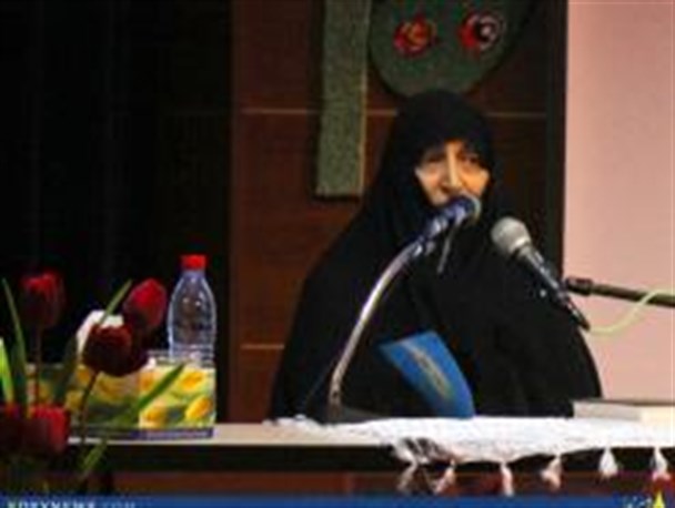 ارائه الگوی سوم از زن توسط جمهوری اسلامی/ از تهدیدات دشمن به نفع خود بهره ببریم