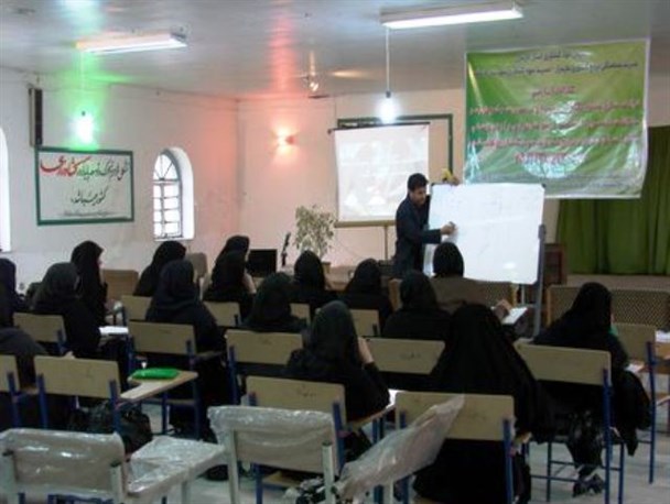 برگزاری کارگاه آموزشی تسهیل‌گری برای ۷۰ زن روستایی دماوند و فیروزکوه
