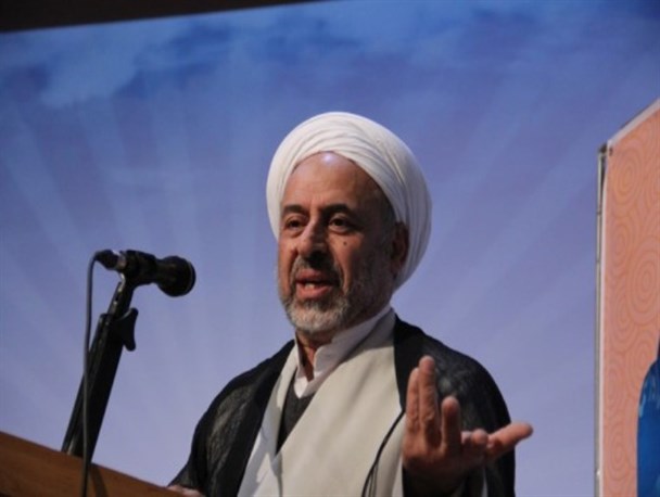 امور نیکوکارانه نباید با مسائل سیاسی آمیخته شود