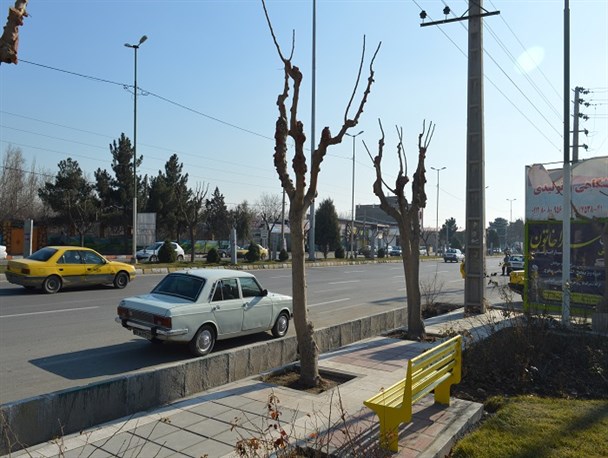 تقاطع خیابان شهید کلهر-سی متری شورای شهر قدس نیازمند پل عابر پیاده
