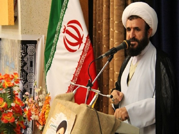 مسئولان با رعایت حقوق دست‌فروشان بازار را ساماندهی کنند