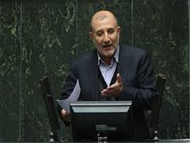 خدمت و نوکری مردم باید در دستور کار همگان قرار گیرد