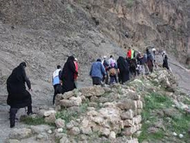 کوهپیمایان محمدشهر به ارتفاعات "جارو "  و "محمودآباد"صعود می کنند