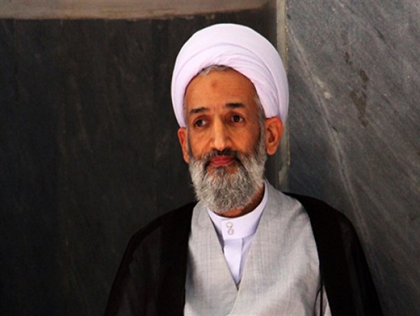 انتقاد امام جمعه نکا از ترویج تجمل‌گرایی در دو نهاد استراتژیک/ وقتی دسترسی به رسانه ملی معضل جدی مقابله با ماهواره است