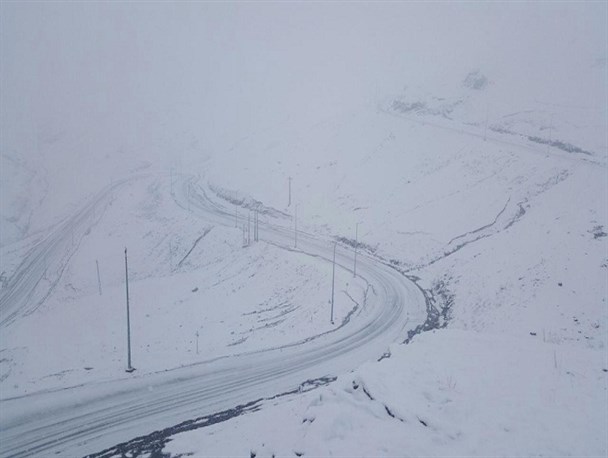 بسته شدن راه دسترسی ۶۰ روستا در محور آتش بیگ/ تلاش ۳۰ راهدار در قالب ۱۲ تیم در محورهای اصلی و فرعی