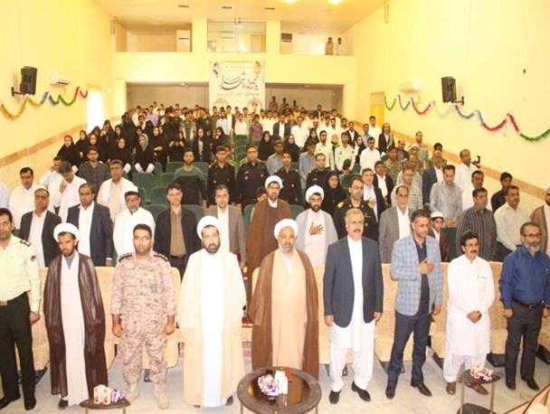 مراسم شعر و خاطره شهدا در کنارک برگزار شد