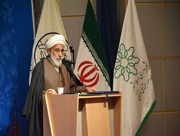 مسئولان اسلامشهر و اعضای شورا جناح‌بازی را کنار بگذارند
