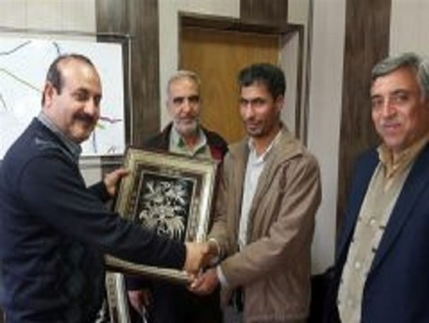 تقدیر اداره گاز تیران و کرون از مشترکان خوش حساب+ تصاویر
