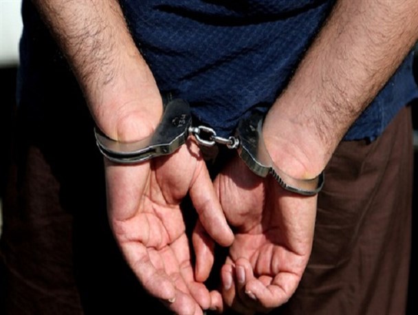 فرد اراذل و اوباش در سرپل ذهاب دستگیر شد/ کشف و ضبط ۱۳ قطعه اشیاء تاریخی