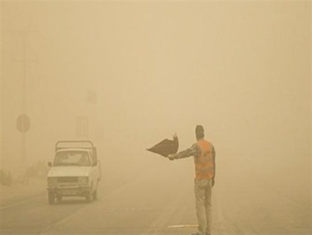 کاهش شعاع دید در محورهای ارتباطی سیستان و بلوچستان/ محور فهرج ـ شوره گز مسدود شد