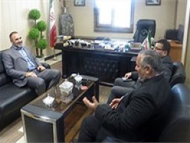 مدیر کل بنیاد شهید شهرستانهای استان تهران با فرماندار قرچک دیدار کرد