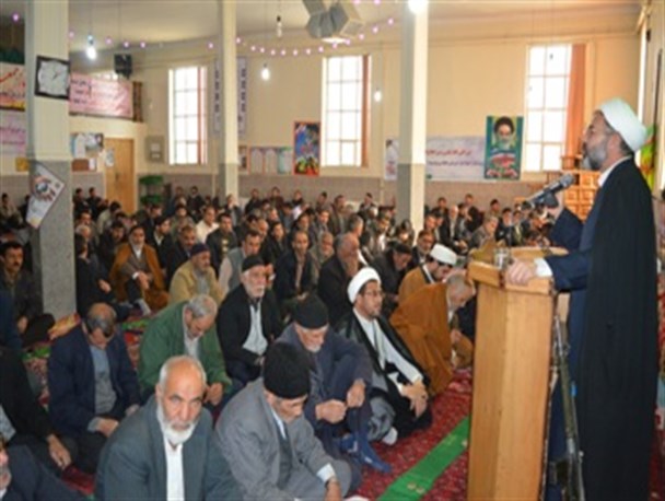 دشمن در تلاش است مسئولان را بر سر دوراهی اقتصاد و استقلال قرار دهد/۲۲ بهمن نه ملت، به خواسته های دشمان