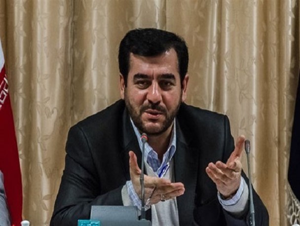 پیام انقلاب و ارزش های دینی با زبان هنر برای مردم تبیین شود
