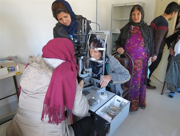 انجام انواع خدمات پزشکی رایگان در روستاهای محروم شهرستان سروآباد توسط سپاه پاسداران