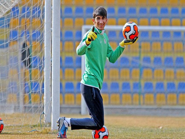 تبریک استقلالی‌ها به یک بازیکن و هو شدن بیرانوند