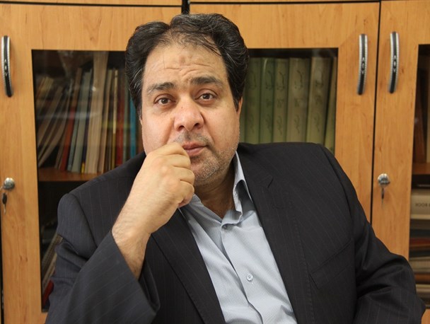 تاخیر یک ساله در پرداخت مطالبات کادر بهداشت و درمان/معوقات بیمه‌ها، بیمارستان‌ها را بدهکار کادر درمانی کرده است