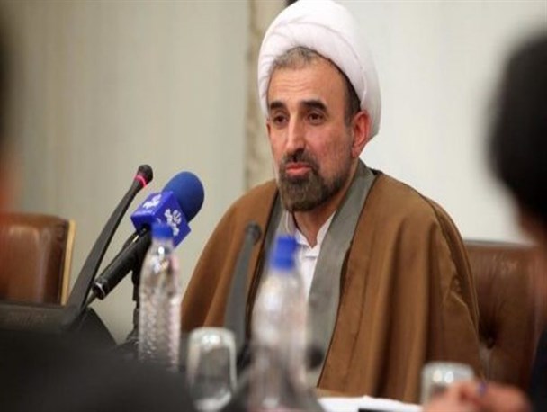 حرکت های افراطی سیاسی در دانشگاه های تقریب مذاهب ممنوع است