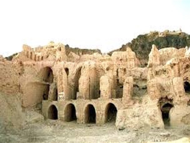 پژوهشگران ایتالیایی تحقیقات در محوطه کوه خواجه را آغاز کردند