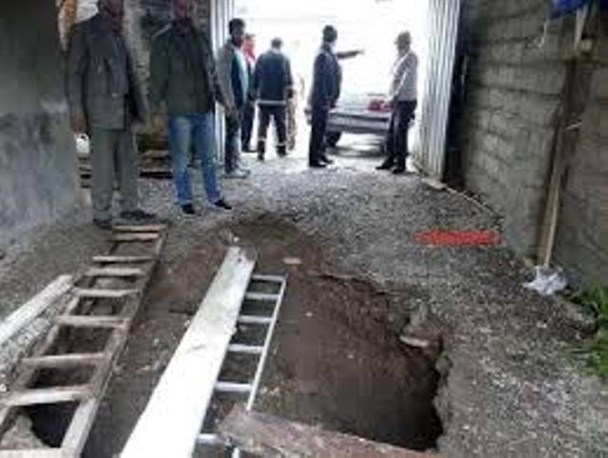 فرونشست زمین در جاده کمربندی پرند/ مهر نشینان دوباره به گل نشستند