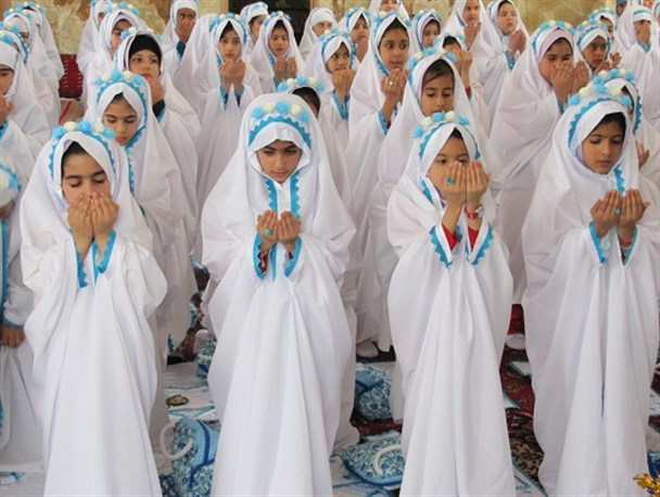 جشن تکلیف دانش آموزان مدارس دخترانه مهدیشهر