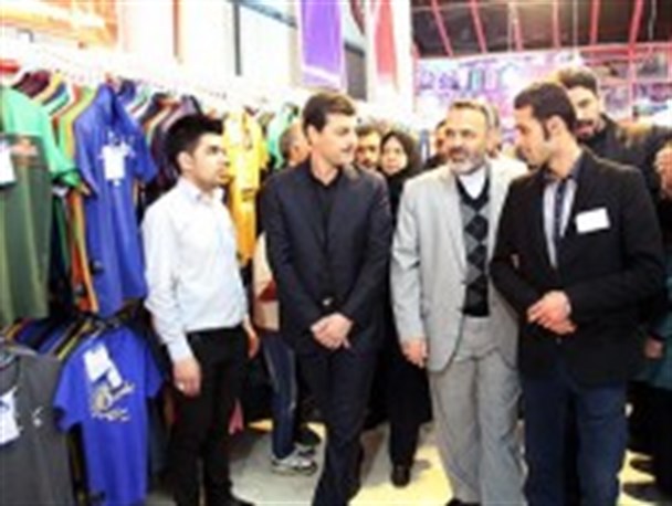 بازدید سرزده ی استاندار خراسان رضوی از دومین نمایشگاه عرضه ی مستقیم کالا در مشهد
