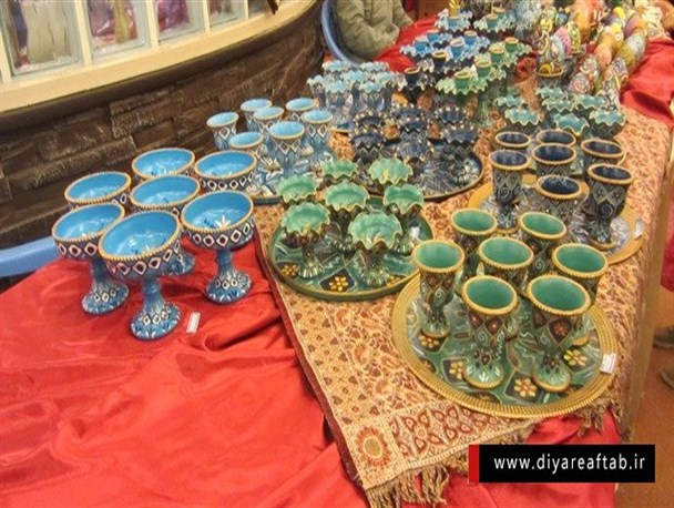 بازارچه خیریه سفره‌های هفت‌سین، شمع و شیرینی خانگی در اراک دایر شد
