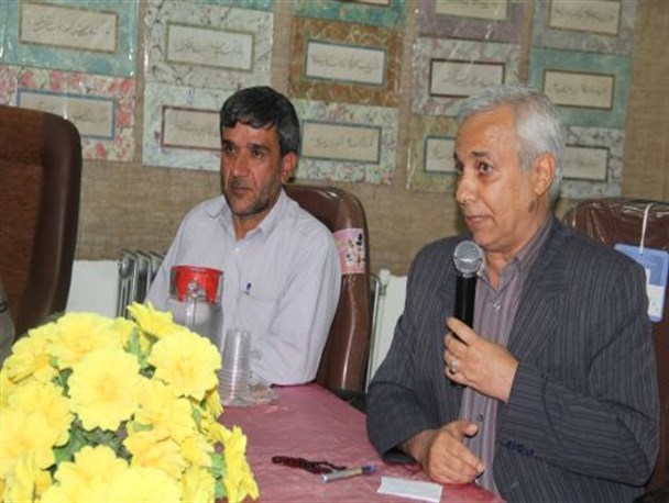 نقش هنرمند در جامعه،الگودهی است