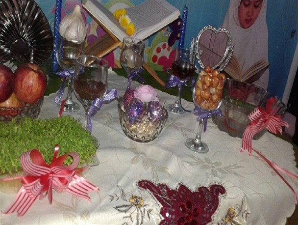 دانش آموزان منوجانی با برپایی سفره هفت سین به استقبال بهار رفتند