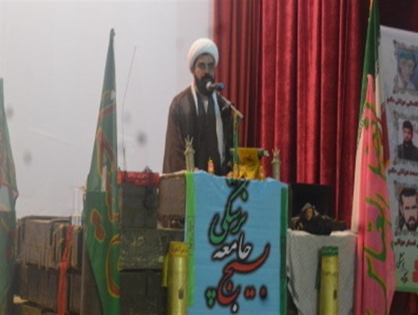 وظیفه همه ماست که در مسیر شهدا حرکت کنیم
