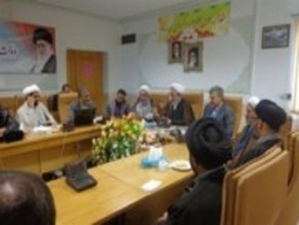 متولیان فرهنگی از اشاعه خرافه در برنامه های ملی و مذهبی جلوگیری کنند