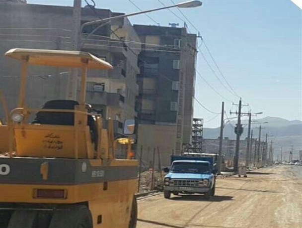 آغازعملیات زیرکوبی وآسفالت خیابان منتهی به مسکن مهر فرهنگیان
