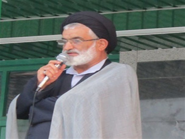 اگر انتقادی کنیم متهم به بی سوادی می شویم